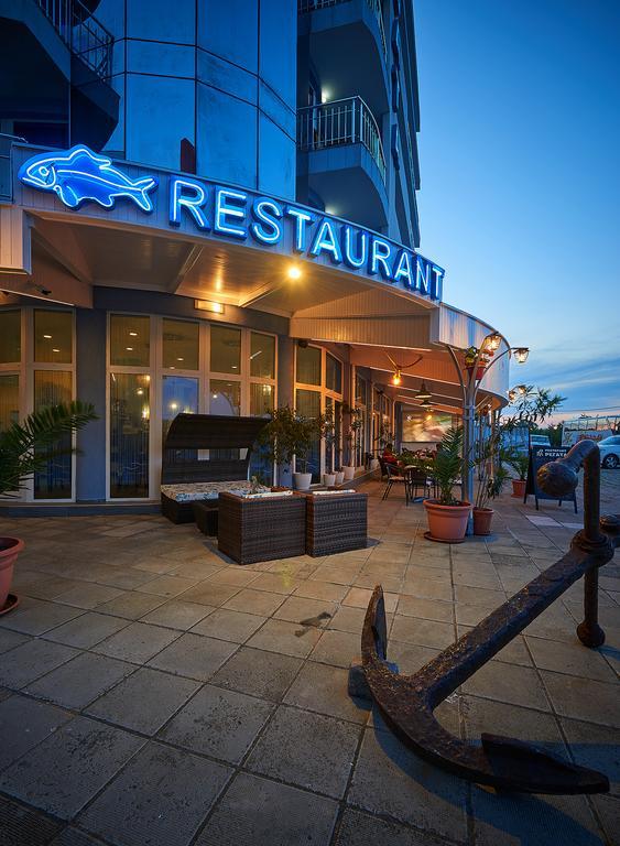 Family Hotel Regata Pomorie Exterior photo