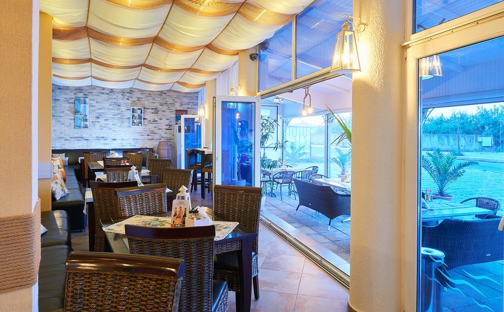 Family Hotel Regata Pomorie Exterior photo